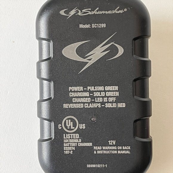 Schumacher Battery Charger and Maintainer Fully Automatic 0.8A Car Motorcycle - Picture 3 of 3
